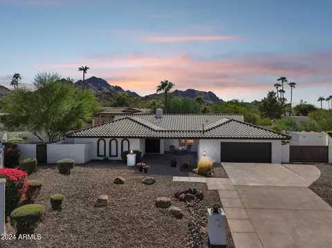 3007 E Calaveros Dr, Phoenix, AZ 85028