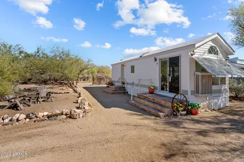 30561 S Fort Apache Dr, Congress, AZ 85332