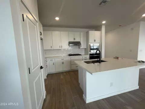9226 E Sector Dr, Mesa, AZ 85212 photo 2