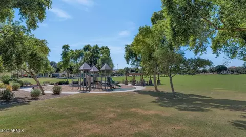 4044 S Summer Ct, Gilbert, AZ 85297 photo 23