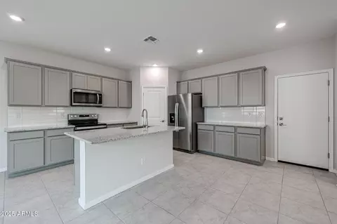 Kitchen - 2646 E Bluff Spring Ave, Apache Junction, AZ 85119 photo 1 of 2