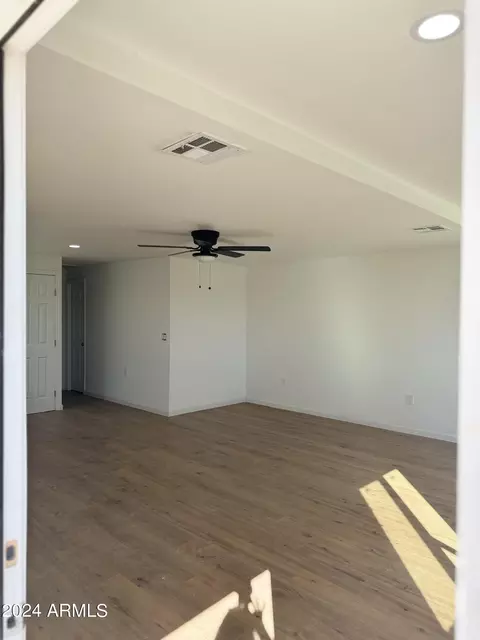 532 E Vogel Ave, Phoenix, AZ 85020 photo 4