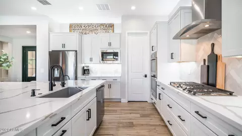 10714 E Thornton Ave, Mesa, AZ 85212 photo 8