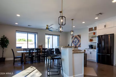 Dining - 1004 E Tempe Dr, Tempe, AZ 85281 photo 2 of 3