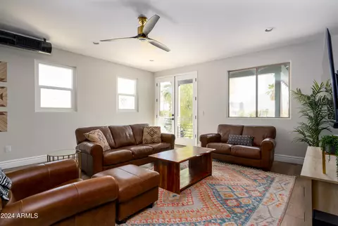 Living - 1004 E Tempe Dr, Tempe, AZ 85281 photo 2 of 3