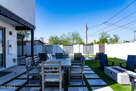 Exterior - 1004 E Tempe Dr, Tempe, AZ 85281 photo 5 of 8