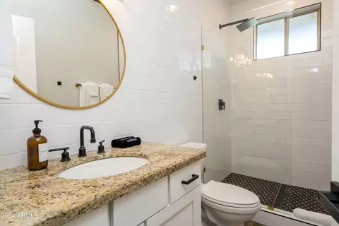 Bath - 1004 E Tempe Dr, Tempe, AZ 85281 photo 5 of 5