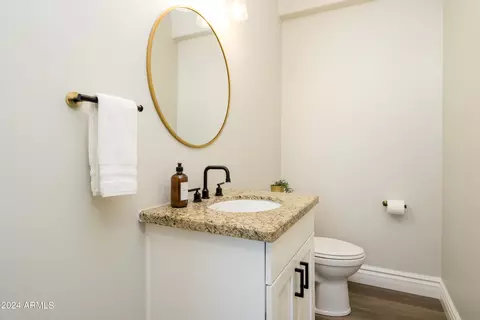 Bath - 1004 E Tempe Dr, Tempe, AZ 85281 photo 4 of 5