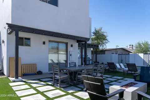 Exterior - 1004 E Tempe Dr, Tempe, AZ 85281 photo 7 of 8