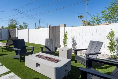 Exterior - 1004 E Tempe Dr, Tempe, AZ 85281 photo 6 of 8