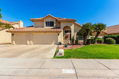 3821 S Hawthorn Dr, Chandler, AZ 85248