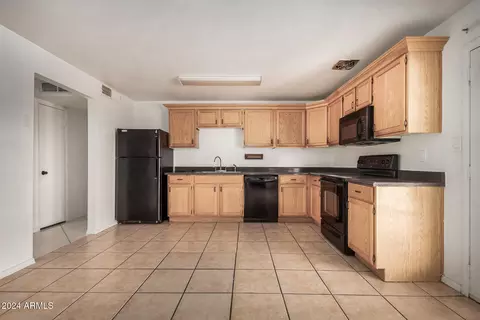 4635 N 80th Dr, Phoenix, AZ 85033 photo 14