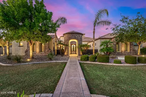 Exterior - 2968 E Latham Way, Gilbert, AZ 85297 photo 2 of 35