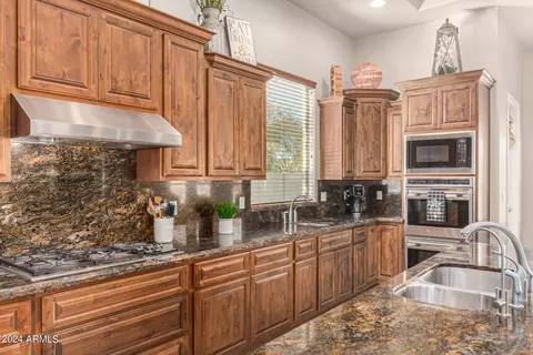 Kitchen - 2968 E Latham Way, Gilbert, AZ 85297 photo 5 of 5