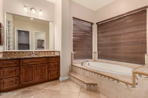 Bath - 2968 E Latham Way, Gilbert, AZ 85297 photo 3 of 9
