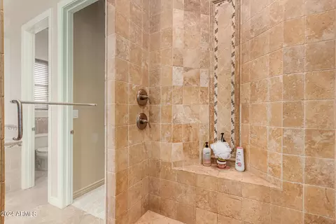 Bath - 2968 E Latham Way, Gilbert, AZ 85297 photo 4 of 9