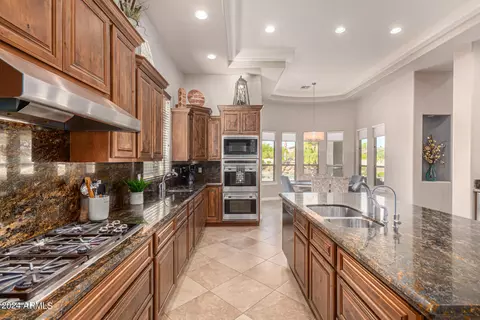 Kitchen - 2968 E Latham Way, Gilbert, AZ 85297 photo 4 of 5