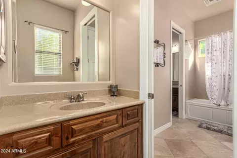 Bath - 2968 E Latham Way, Gilbert, AZ 85297 photo 7 of 9