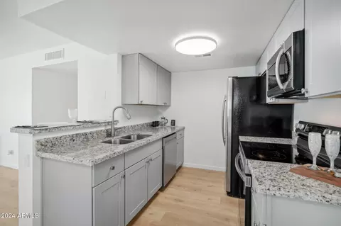 13225 N 3rd Pl, Phoenix, AZ 85022 photo 4