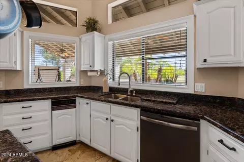 Kitchen - 5345 E Mclellan Rd #24, Mesa, AZ 85205 photo 4 of 5
