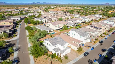 3402 E Crest Ln, Phoenix, AZ 85050 photo 43