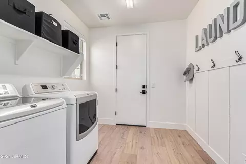 3402 E Crest Ln, Phoenix, AZ 85050 photo 35
