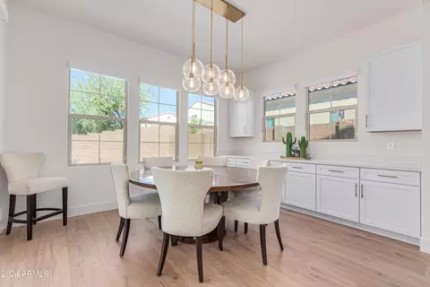 3402 E Crest Ln, Phoenix, AZ 85050 photo 11