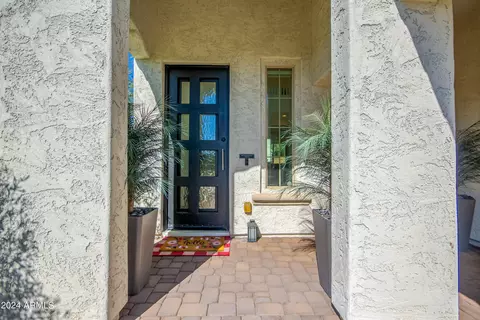 3402 E Crest Ln, Phoenix, AZ 85050 photo 5