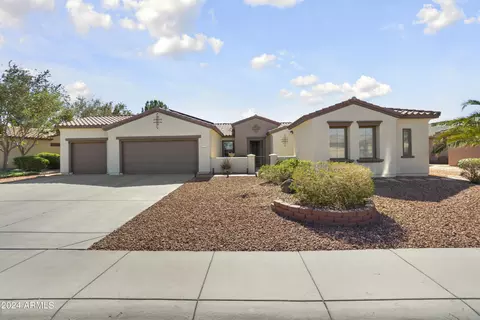 21633 N Black Bear Lodge Dr, Surprise, AZ 85387