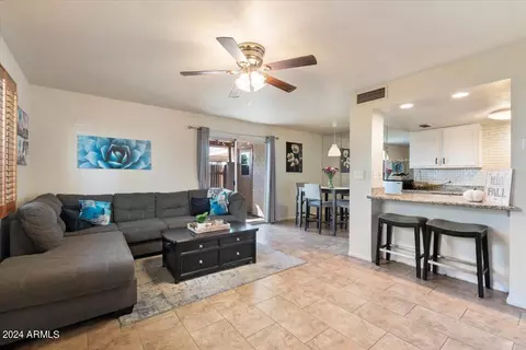 1213 E Lawrence Ln, Phoenix, AZ 85020 photo 2
