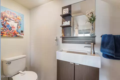 1213 E Lawrence Ln, Phoenix, AZ 85020 photo 5