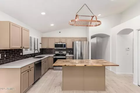 1472 S Harrington St, Gilbert, AZ 85233 photo 9