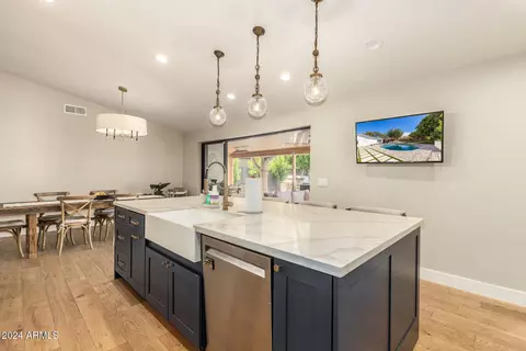 3410 N 45th Pl, Phoenix, AZ 85018 photo 12