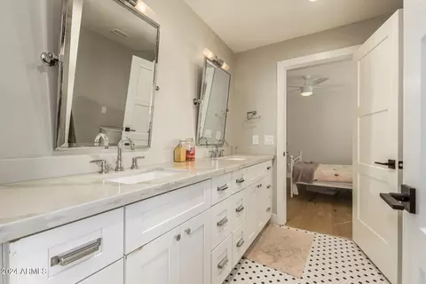 3410 N 45th Pl, Phoenix, AZ 85018 photo 32