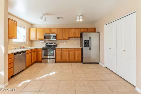 2715 E Windsor Ave, Phoenix, AZ 85008 photo 3