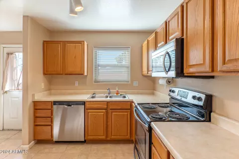 2715 E Windsor Ave, Phoenix, AZ 85008 photo 12