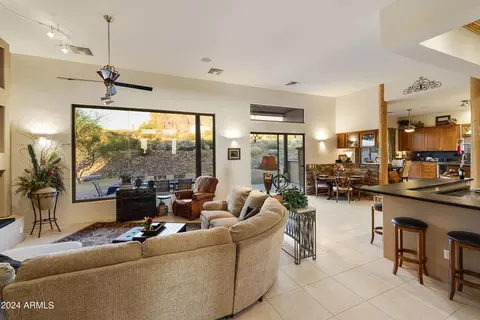 Living - 3959 N Marlow Rd, Apache Junction, AZ 85119 photo 2 of 3