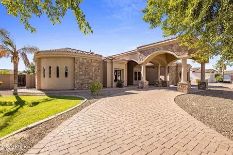 2961 E Latham Way, Gilbert, AZ 85297