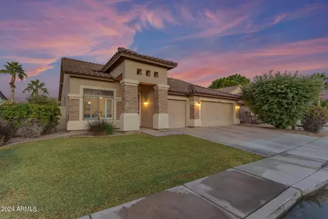 3931 S Hollyhock Pl, Chandler, AZ 85248