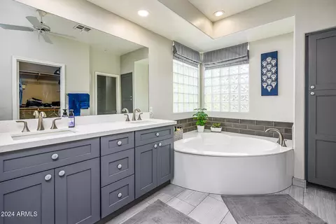 Bath - 314 W Patrick St, Gilbert, AZ 85233 photo 2 of 5
