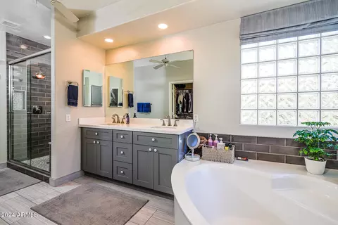 Bath - 314 W Patrick St, Gilbert, AZ 85233 photo 3 of 5