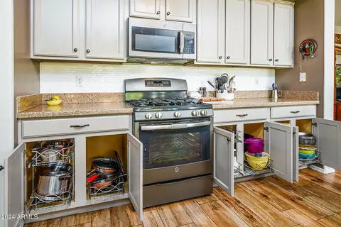Kitchen - 314 W Patrick St, Gilbert, AZ 85233 photo 4 of 5