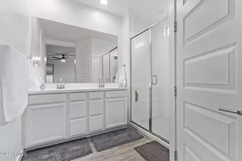 Bath - 4078 E Catclaw St, Gilbert, AZ 85296 photo 1 of 2