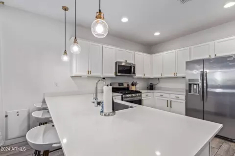 Kitchen - 4078 E Catclaw St, Gilbert, AZ 85296 photo 3 of 3