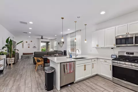 Kitchen - 4078 E Catclaw St, Gilbert, AZ 85296 photo 1 of 3