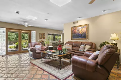 24 E Wagon Wheel Dr E, Phoenix, AZ 85020 photo 13