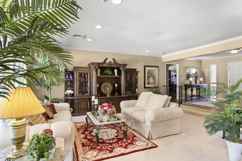 24 E Wagon Wheel Dr E, Phoenix, AZ 85020 photo 6