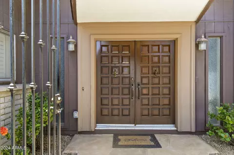 24 E Wagon Wheel Dr E, Phoenix, AZ 85020 photo 3