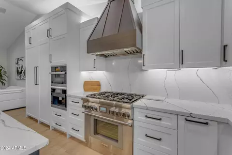 Kitchen - 863 S Stagecoach Rd, Apache Junction, AZ 85119 photo 6 of 8