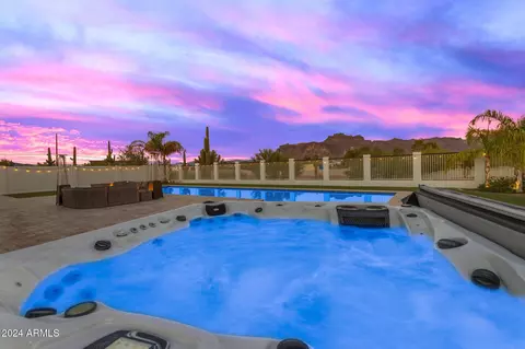 Exterior - 863 S Stagecoach Rd, Apache Junction, AZ 85119 photo 4 of 24